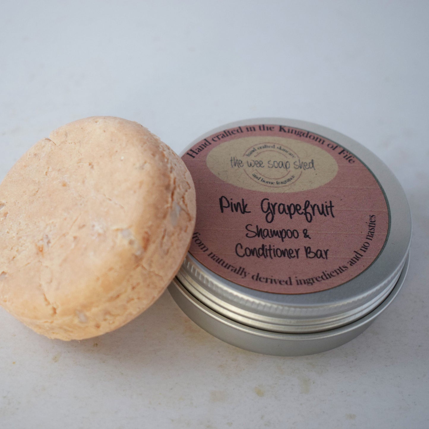 The Wee Soap Sed Pink Grapefruit shampoo & conditioner bar