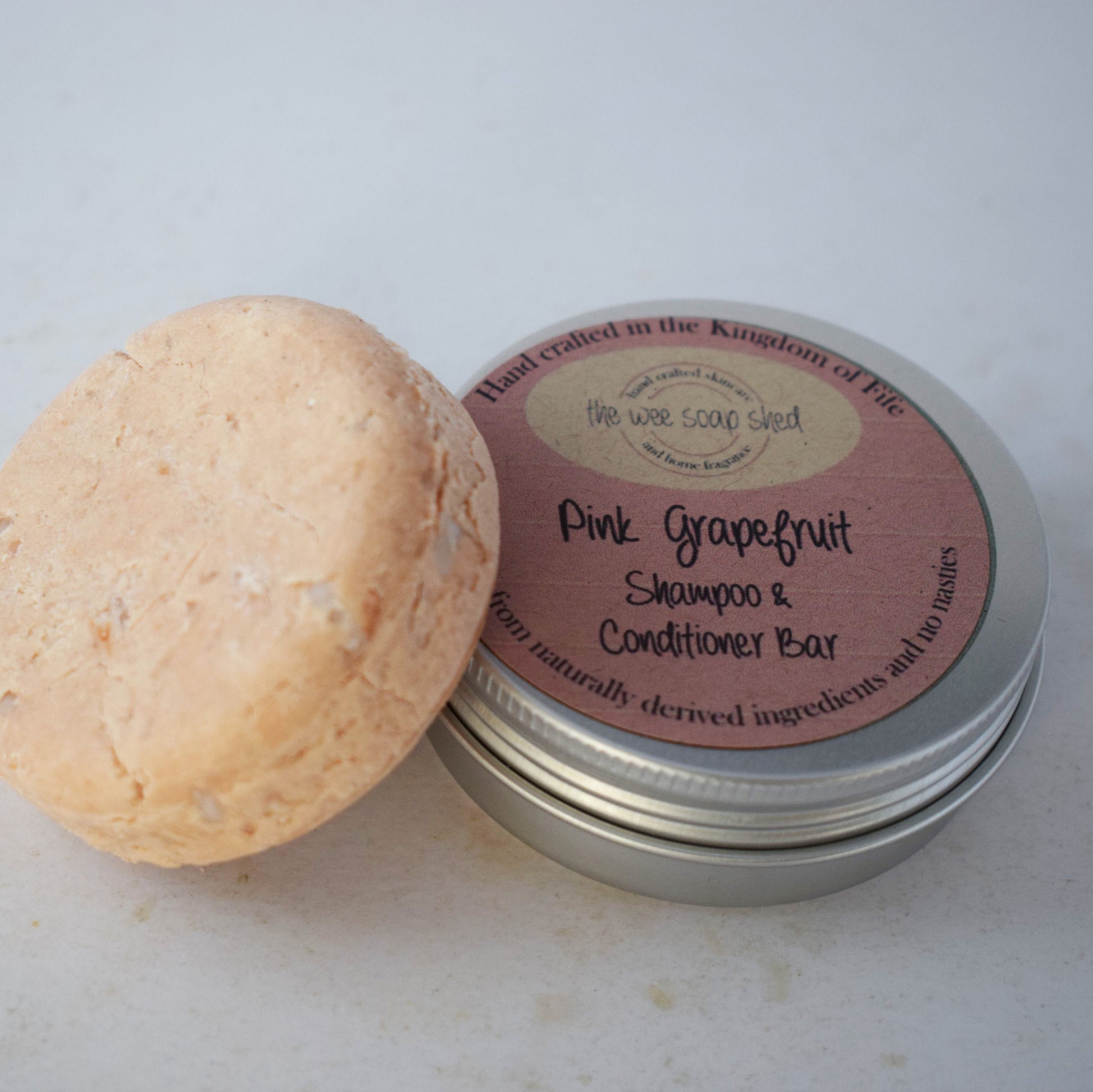 The Wee Soap Sed Pink Grapefruit shampoo & conditioner bar